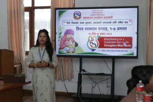 आमाको दूधको विकल्प छैन : पढेलेखेका आमाबाटै स्तनपानमा बेवास्ता हुँदा सरोकारवाला चिन्तित