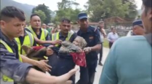 भोटेकोशी बाढी: उद्धार र सुरक्षामा ८ हजार प्रहरी परिचालन, विपद्मा लुटपाट र ठगी गर्ने पक्राउ